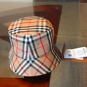 SOLD!!! Burberry bucket hat